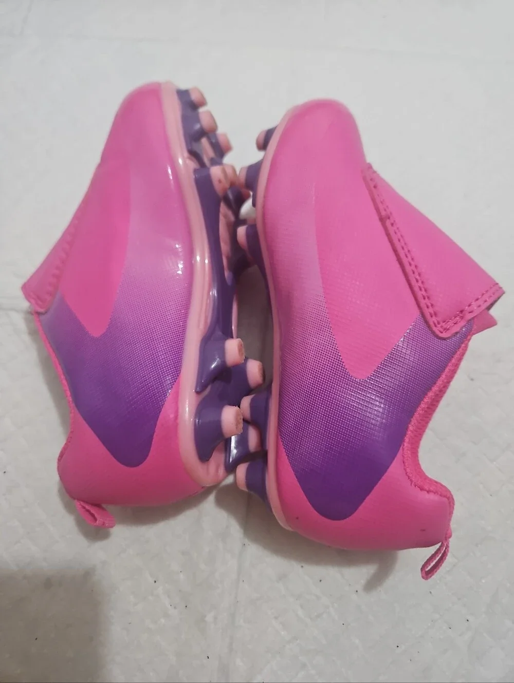 Carters Kids Fica Sports Cleats Slip-On Active Shoes in  Pink Sz 7